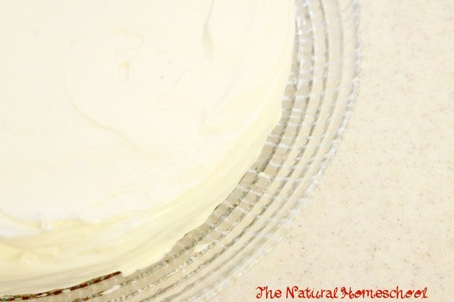Homemade Cream Cheese Frosting Recipe {Free Printable}