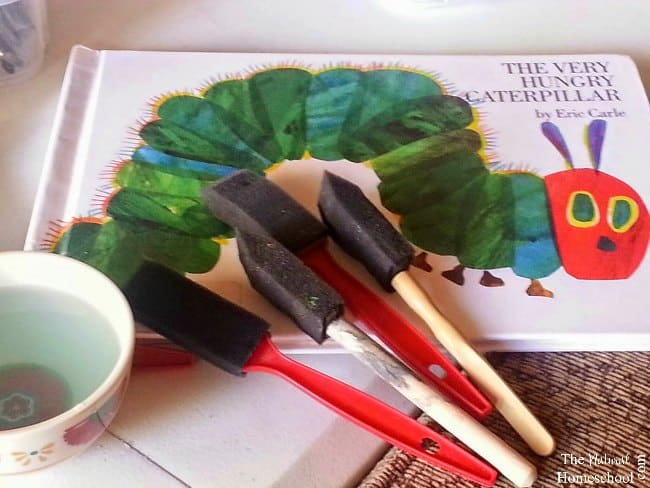 Aren't Eric Carle pictures just amazing? This post will focus on an artist study and art lesson, so it can be used with children.