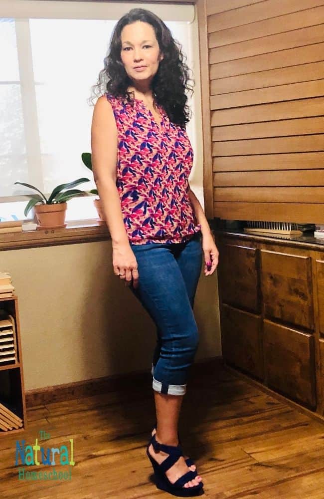 Even if you don't believe that there are fashionable clothes for homeschool moms, you would be wrong! In this Stitch Fix review, I'll explain how it's done.