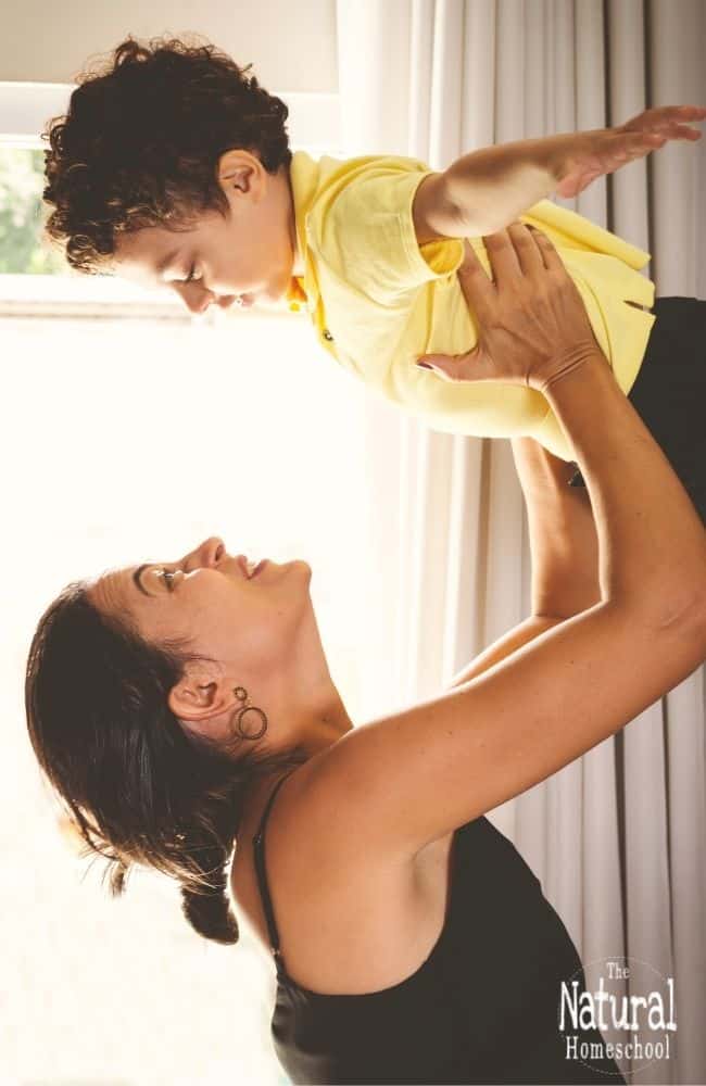 It's important to find time for yourself so that you can stay sane and be the best mom possible. Here are ten ways to find yourself again as a mom.